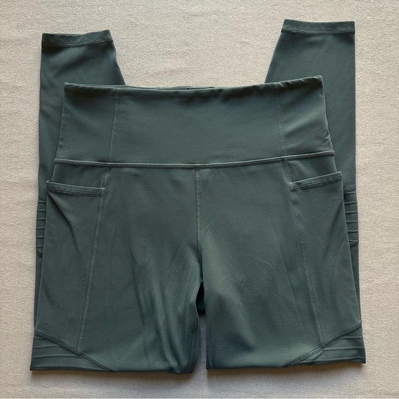 Athleta Inclination Moto Tight Green 27” Leggings with Pockets - Picture 4 of 8